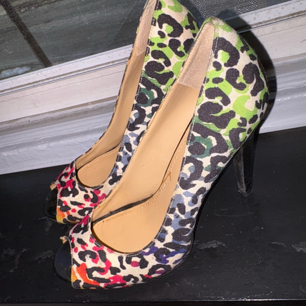 Vintage Nine West peep toe stiletto multi color animal print shoes 8 heels